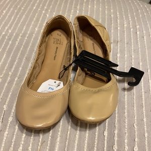 Time and Tru faux leather ballet flats
